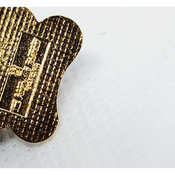 Ontario Floral Pin - Embrace the Beauty of Ontario with Our Exquisite Floral Pin - Picture 11 of 16